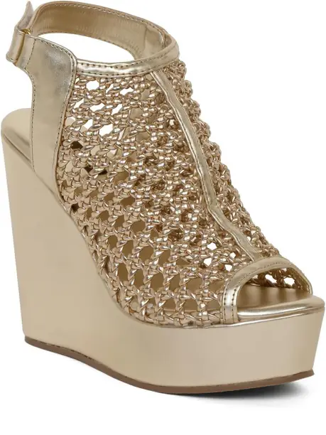 Pack of 1000 Woman Party wear Sandals (Multi color and design and Size)