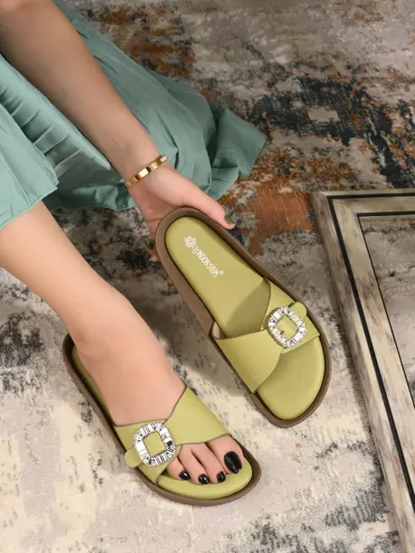 Pack of 200 Woman Sandals (Multi color and design and Size)