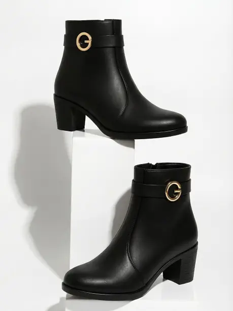 Pack of 500 Woman Zipper Boots (Multi color and design and Size)
